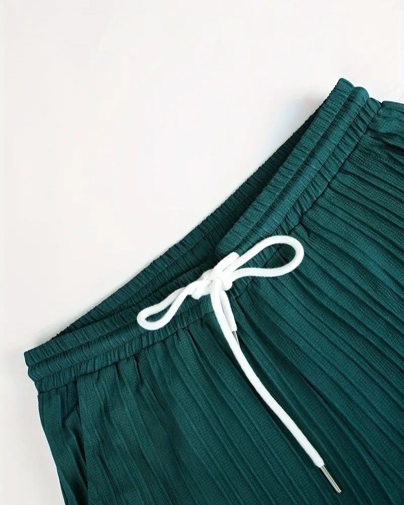 Deep Green Voyage Set – Textured Comfort for Airport & Resort Living